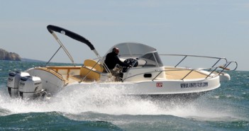Capelli 27 WA: Um barco estável, seguro e veloz – Espírito italiano