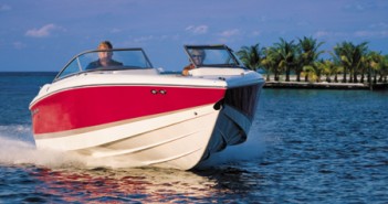 Cobalt 220: A elegância e a velocidade