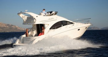 Searay 375 Sedan Bridge: Muito Ao Gosto Europeu