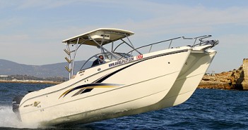 WorldCat 250DC: A Pesca Desportiva num Catamarã Muito Especial