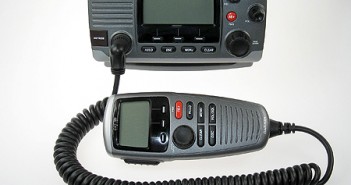 Garmin VHF 100i e VHF 200i : Rádios marítimos VHF fixos à prova de água