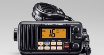 Icom IC-M411: Rádio de VHF Versátil e Económico