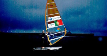 Travessia mais longa em prancha-à-vela numa só etapa Ilha da Madeira à 160 milhas à Ilhas Selvagen