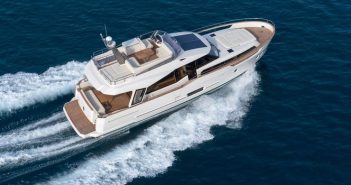 Design intemporal do Greenline 48 mantém o modelo atualizado após 10 anos