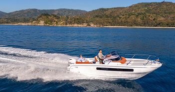 Capoforte CX240 Summer Edition: o branco brilhante do verão mediterrânico