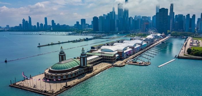O icónico Navy Pier de Chicago ganha uma marina