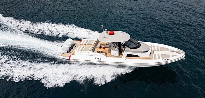 Sacs Tecnorib no Cannes Yachting Festival com a estreia mundial do Pirelli 47 e do Strider 13 KNT x Sacs