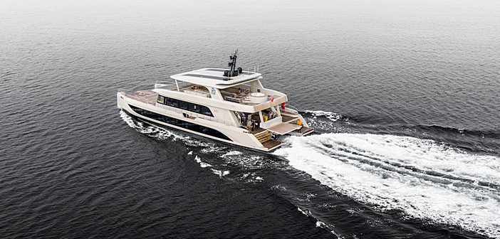 Novo VISIONF 101 de 30,7 metros supera os 20 nós durante provas de mar