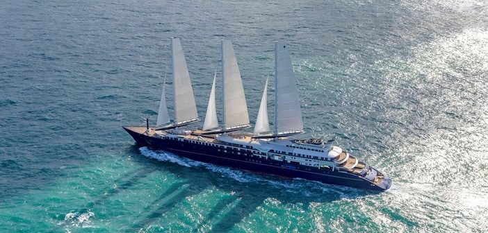 Maior veleiro do Mundo realiza escala inaugural no Porto de Lisboa